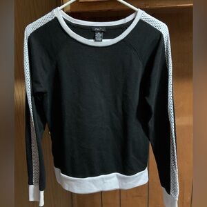 Rue21 Black and White Knit Top